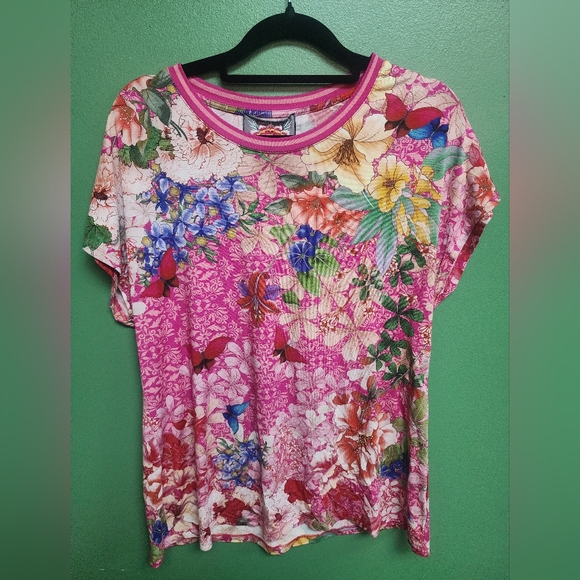 Johnny Was Tops - Johnny Was Pink Floral Butterfly Tee | Boho Short Sleeve Top | Size S